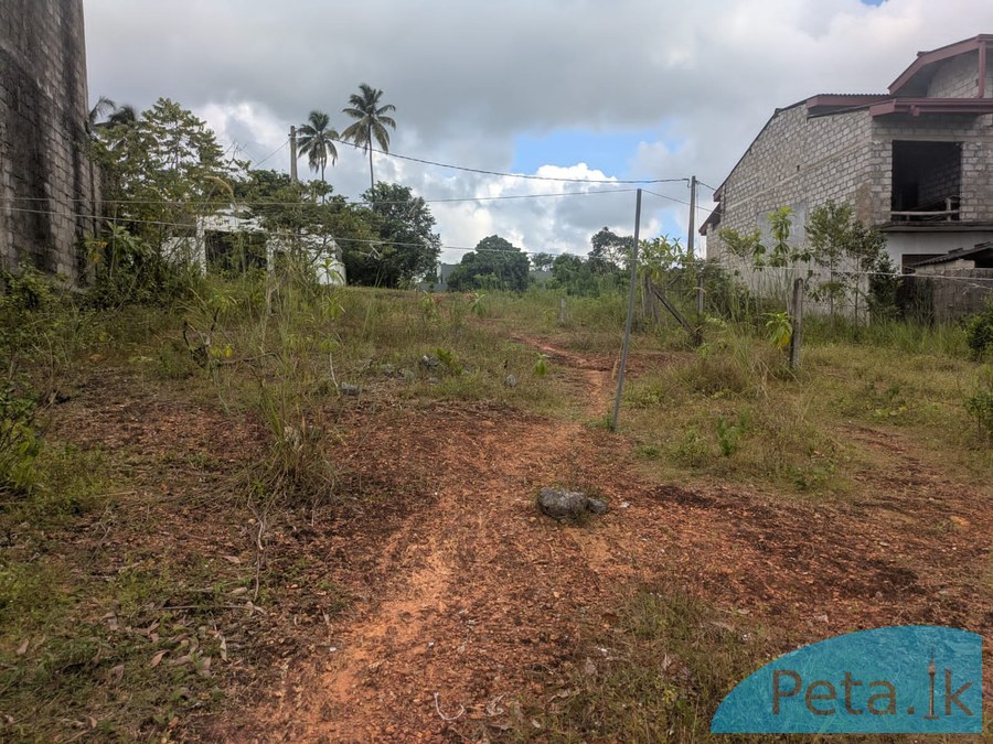 Land For Sale in  Kahathuduwa