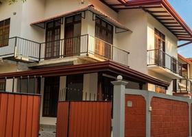 House For Sale in Athurugiriya