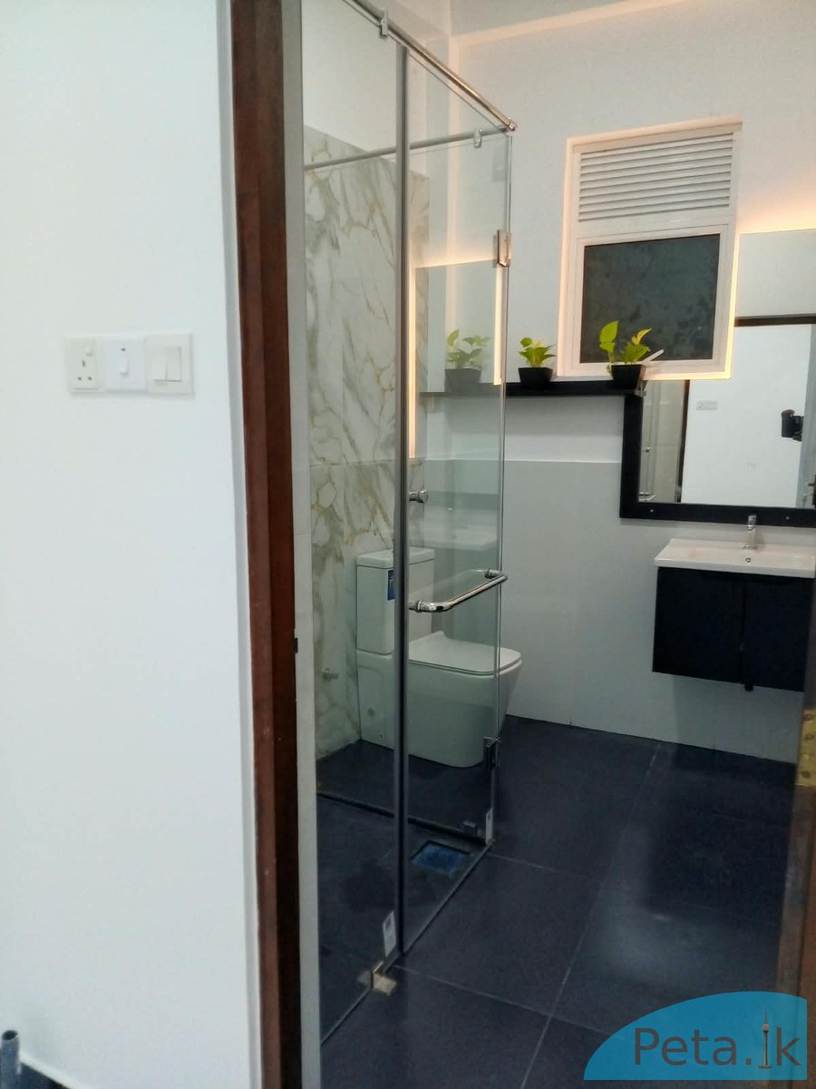 House for sale in Kadawataha 
