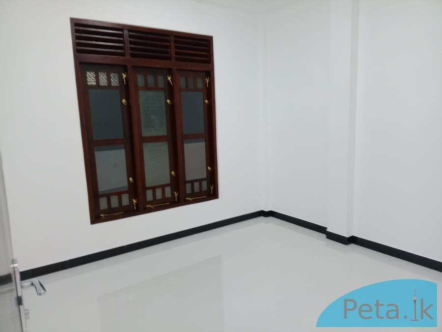 House for sale in Kadawataha 