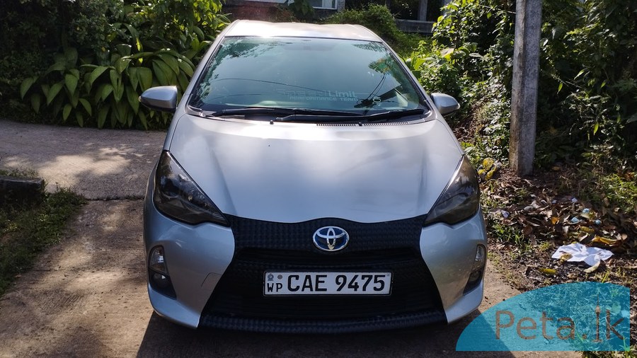 Toyota Aqua  2013