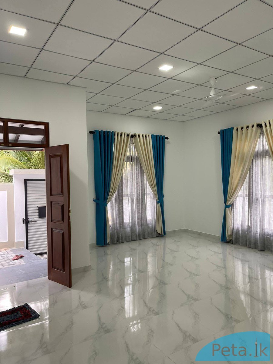 නව නිවසක්  විකිණීම 